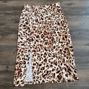 Leopard/cheetah body con skirt